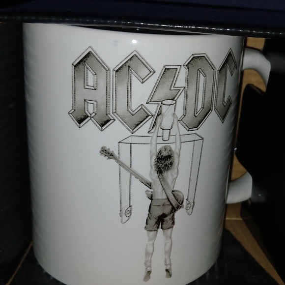 AC/DC coffee mug - Picture 3 of 4